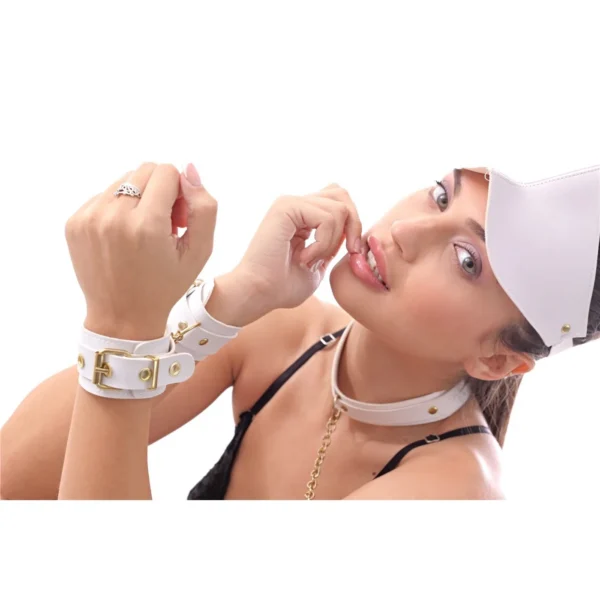 KIT LUXURY BLANCO Y HERRAJES DORADOS 8 PIEZAS