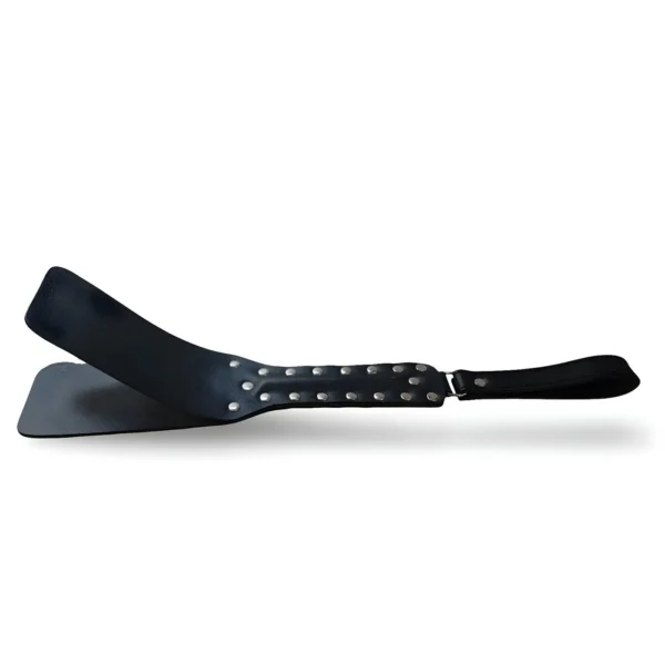 PALMETA LUXURY APLAUDIDORA CON TACHAS ECO CUERO NEGRO